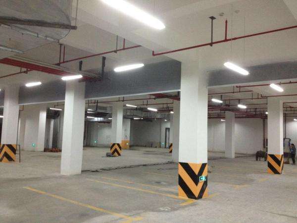 车库挡烟垂壁材质